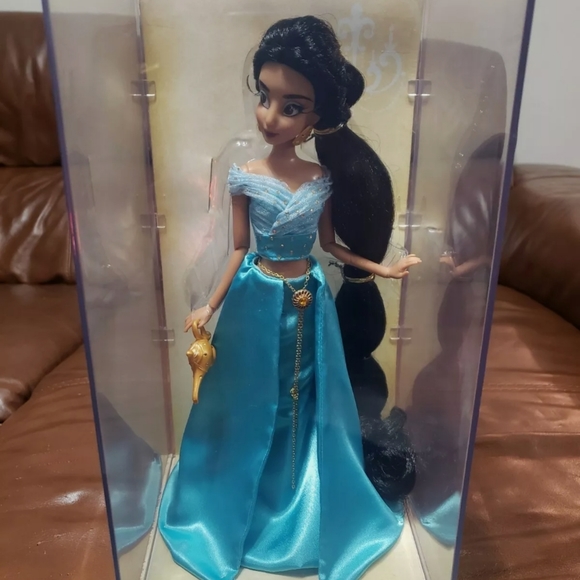 Disney Princess Exclusive Designer Collection Doll - Picture 1 of 6